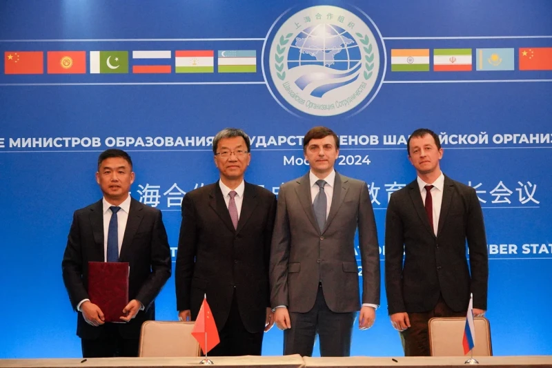 На встрече Министра просвещения РФ и Министра образования КНР ректор ИРПО подписал соглашение с китайскими коллегами